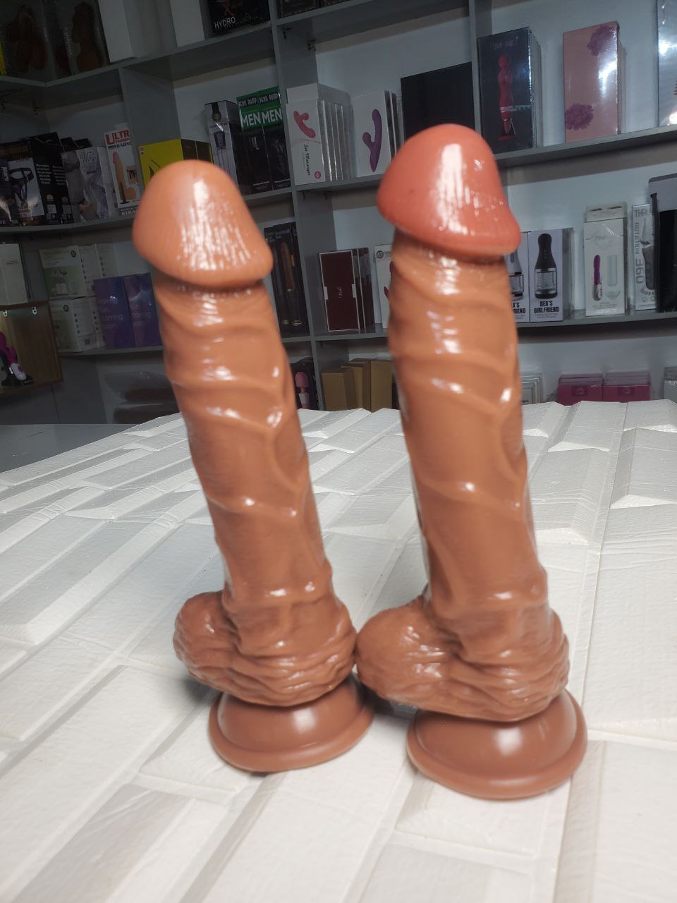 Manual suction dildo