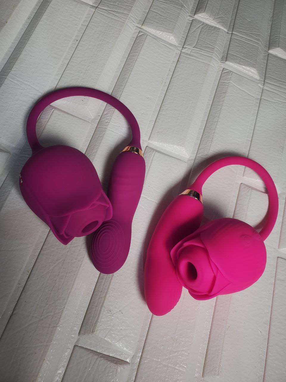 Finger sucking rose vibrator